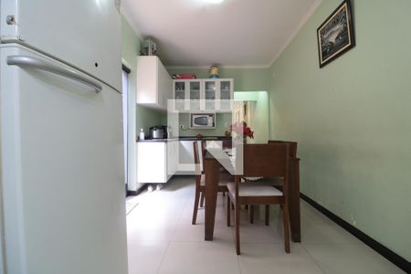 Casa à venda com 243m², 3 quartos e 2 vagasCozinha 