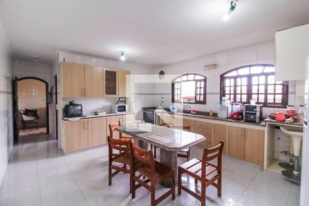 Casa à venda com 432m², 4 quartos e 8 vagasCozinha