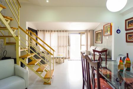 Apartamento à venda com 320m², 4 quartos e 2 vagas Apartamento à venda com 320m², 4 quartos e 2 vagasSala