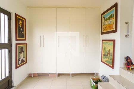 Apartamento à venda com 320m², 4 quartos e 2 vagas Apartamento à venda com 320m², 4 quartos e 2 vagasQuarto 2