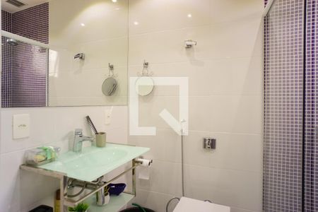 Apartamento à venda com 320m², 4 quartos e 2 vagas Apartamento à venda com 320m², 4 quartos e 2 vagasBanheiro da Suíte 2