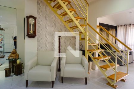 Apartamento à venda com 320m², 4 quartos e 2 vagas Apartamento à venda com 320m², 4 quartos e 2 vagasSala