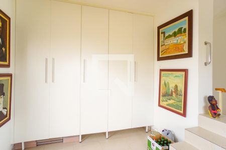 Apartamento à venda com 320m², 4 quartos e 2 vagas Apartamento à venda com 320m², 4 quartos e 2 vagasQuarto 2