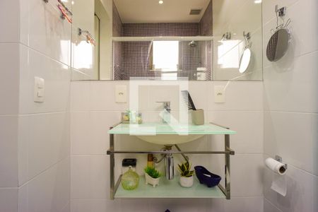 Apartamento à venda com 320m², 4 quartos e 2 vagas Apartamento à venda com 320m², 4 quartos e 2 vagasBanheiro da Suíte 2