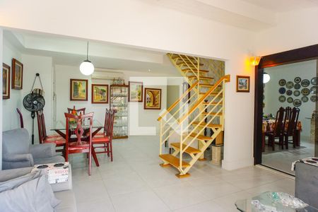 Apartamento à venda com 320m², 4 quartos e 2 vagas Apartamento à venda com 320m², 4 quartos e 2 vagasSala