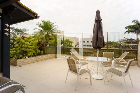 Apartamento à venda com 320m², 4 quartos e 2 vagas Apartamento à venda com 320m², 4 quartos e 2 vagasVaranda da Sala