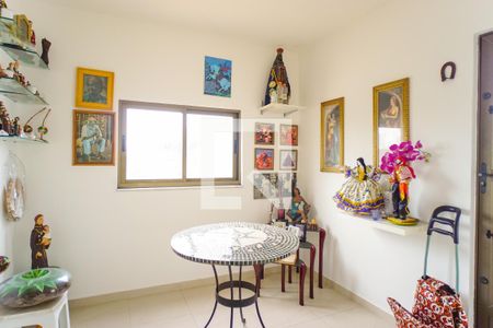 Apartamento à venda com 320m², 4 quartos e 2 vagas Apartamento à venda com 320m², 4 quartos e 2 vagasQuarto 2