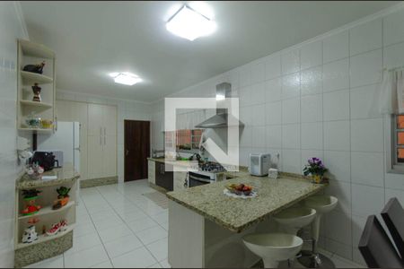 Casa à venda com 223m², 3 quartos e 4 vagas Casa à venda com 223m², 3 quartos e 4 vagasCozinha