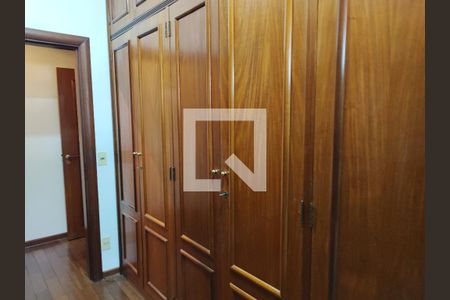 Casa à venda com 541m², 4 quartos e 6 vagasCloset da suíte