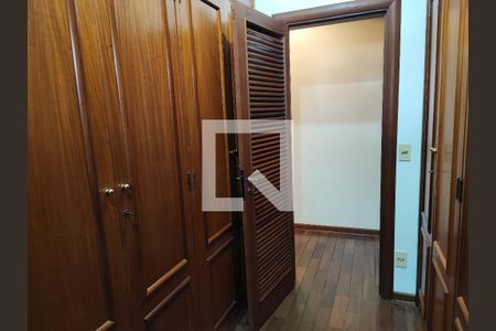 Casa à venda com 541m², 4 quartos e 6 vagasCloset da suíte