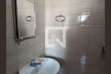 Casa à venda com 541m², 4 quartos e 6 vagasBanheiro de Serviço