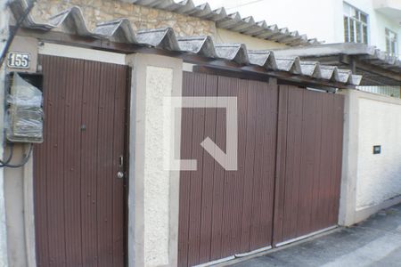 Casa à venda com 300m², 3 quartos e 2 vagasFachada