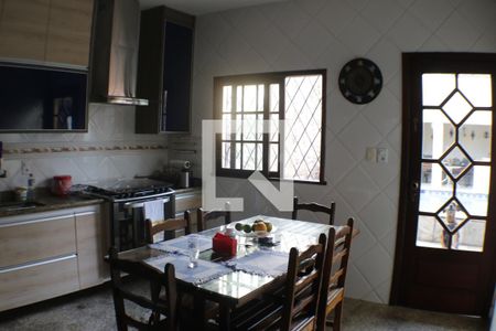 Casa à venda com 300m², 3 quartos e 2 vagasCozinha