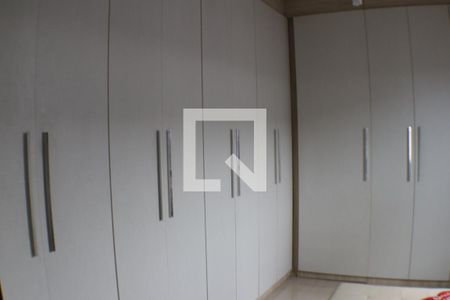 Casa à venda com 300m², 3 quartos e 2 vagasCloset do quarto 2