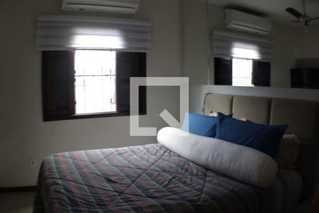 Casa à venda com 300m², 3 quartos e 2 vagasQuarto 2 - Suíte