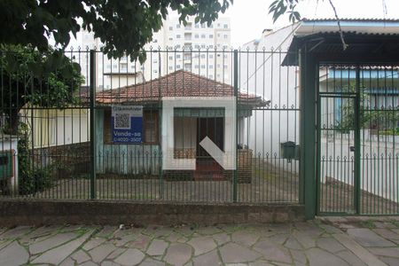 Casa à venda com 110m², 2 quartos e 2 vagasFachada