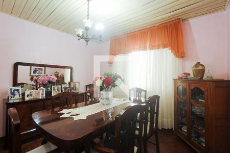 Casa à venda com 110m², 2 quartos e 2 vagasSala