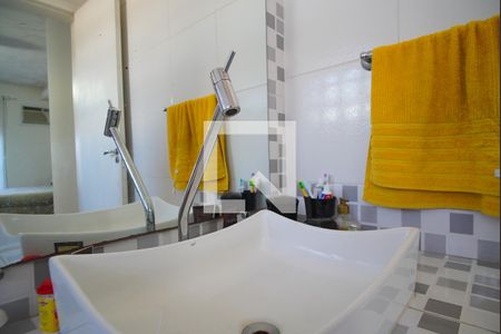 Casa à venda com 160m², 2 quartos e 4 vagasBanheiro suíte 