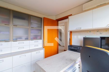 Casa à venda com 385m², 3 quartos e 4 vagas Casa à venda com 385m², 3 quartos e 4 vagasEscritório