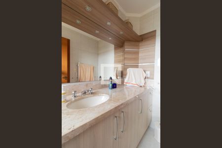 Casa à venda com 385m², 3 quartos e 4 vagas Casa à venda com 385m², 3 quartos e 4 vagasBanheiro do Quarto 2