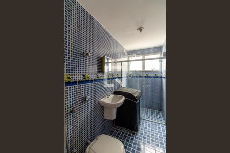 Banheiro de kitnet/studio para alugar com 1 quarto, 20m² em República, São Paulo