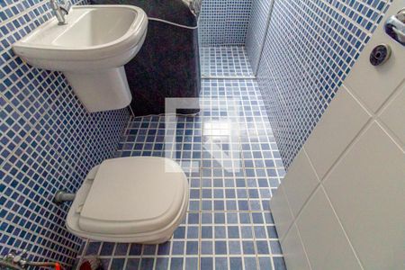 Banheiro de kitnet/studio para alugar com 1 quarto, 20m² em República, São Paulo