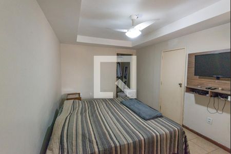 Casa à venda com 329m², 5 quartos e 4 vagas Casa à venda com 329m², 5 quartos e 4 vagasQuarto 4 - Suíte