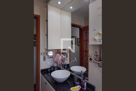 Apartamento à venda com 80m², 3 quartos e 1 vaga Apartamento à venda com 80m², 3 quartos e 1 vagaBanheiro
