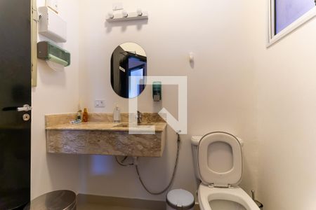 Casa à venda com 640m², 5 quartos e 4 vagasBanheiro Social