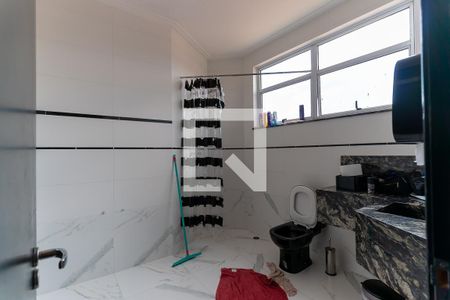 Casa à venda com 640m², 5 quartos e 4 vagasBanheiro 1