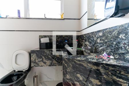 Casa à venda com 640m², 5 quartos e 4 vagasBanheiro 1