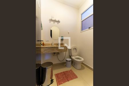 Casa à venda com 640m², 5 quartos e 4 vagasBanheiro Social