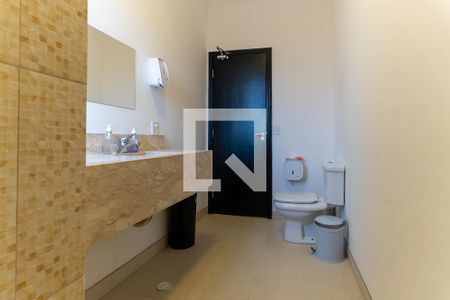 Casa à venda com 640m², 5 quartos e 4 vagasBanheiro do Suíte 1