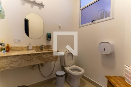 Casa à venda com 640m², 5 quartos e 4 vagasBanheiro Social