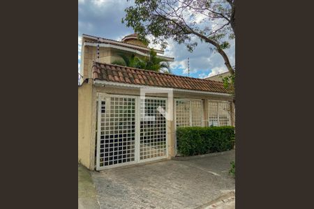 Casa à venda com 640m², 5 quartos e 4 vagasFachada