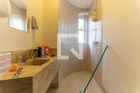 Casa à venda com 640m², 5 quartos e 4 vagasBanheiro da Suíte 2