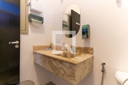 Casa à venda com 640m², 5 quartos e 4 vagasBanheiro Social