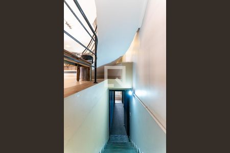 Casa à venda com 640m², 5 quartos e 4 vagasEscada Garagem