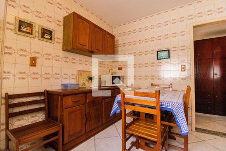 Casa à venda com 193m², 3 quartos e 1 vaga Casa à venda com 193m², 3 quartos e 1 vagaCopa