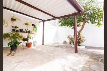 Casa à venda com 193m², 3 quartos e 1 vaga Casa à venda com 193m², 3 quartos e 1 vagaQuintal