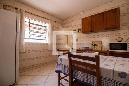 Casa à venda com 193m², 3 quartos e 1 vaga Casa à venda com 193m², 3 quartos e 1 vagaCopa