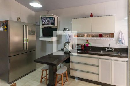 Casa à venda com 280m², 3 quartos e 2 vagas Casa à venda com 280m², 3 quartos e 2 vagasCozinha