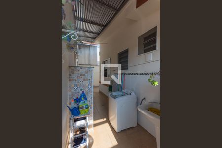 Casa à venda com 280m², 3 quartos e 2 vagas Casa à venda com 280m², 3 quartos e 2 vagasÁrea de Serviço