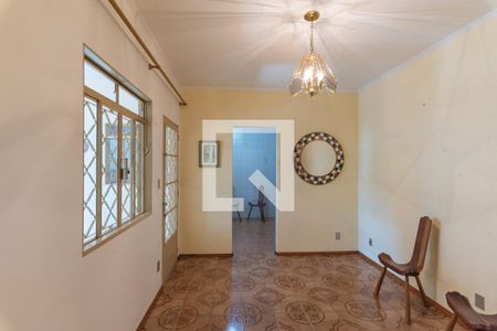 Casa à venda com 280m², 3 quartos e 2 vagas Casa à venda com 280m², 3 quartos e 2 vagasCasa dos Fundos- Sala