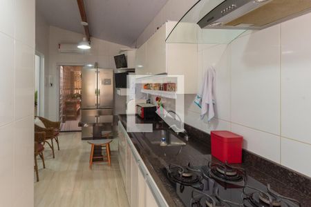 Casa à venda com 280m², 3 quartos e 2 vagas Casa à venda com 280m², 3 quartos e 2 vagasCozinha
