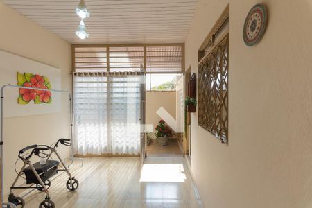 Casa à venda com 280m², 3 quartos e 2 vagas Casa à venda com 280m², 3 quartos e 2 vagasCasa dos - Varanda