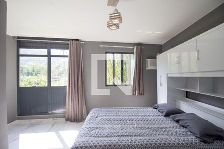 Suíte 1 de casa de condomínio para alugar com 2 quartos, 84m² em Vargem Grande, Rio de Janeiro