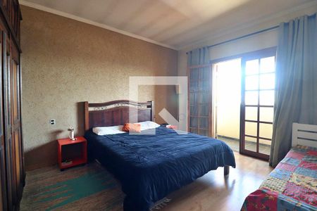 Casa à venda com 340m², 3 quartos e 4 vagasCasa 2 - Quarto 1