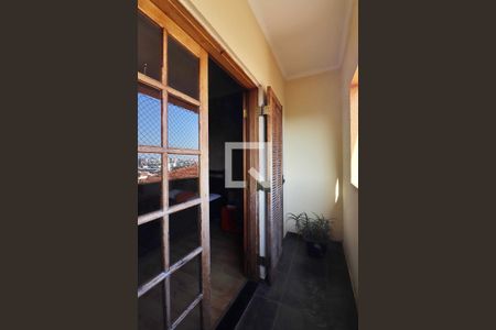 Casa à venda com 340m², 3 quartos e 4 vagasCasa 2 - Sacada do Quarto 1