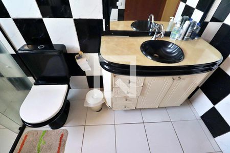 Casa à venda com 340m², 3 quartos e 4 vagasCasa 2 - Banheiro Social